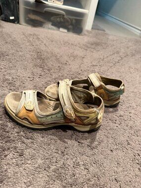 Sandals, size 8